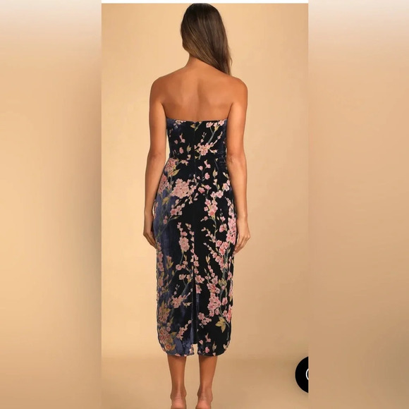 NWT Lulu’s Buy You Flowers Floral Print Velvet Strapless Midi Dress XS #0177 - Picture 4 of 9